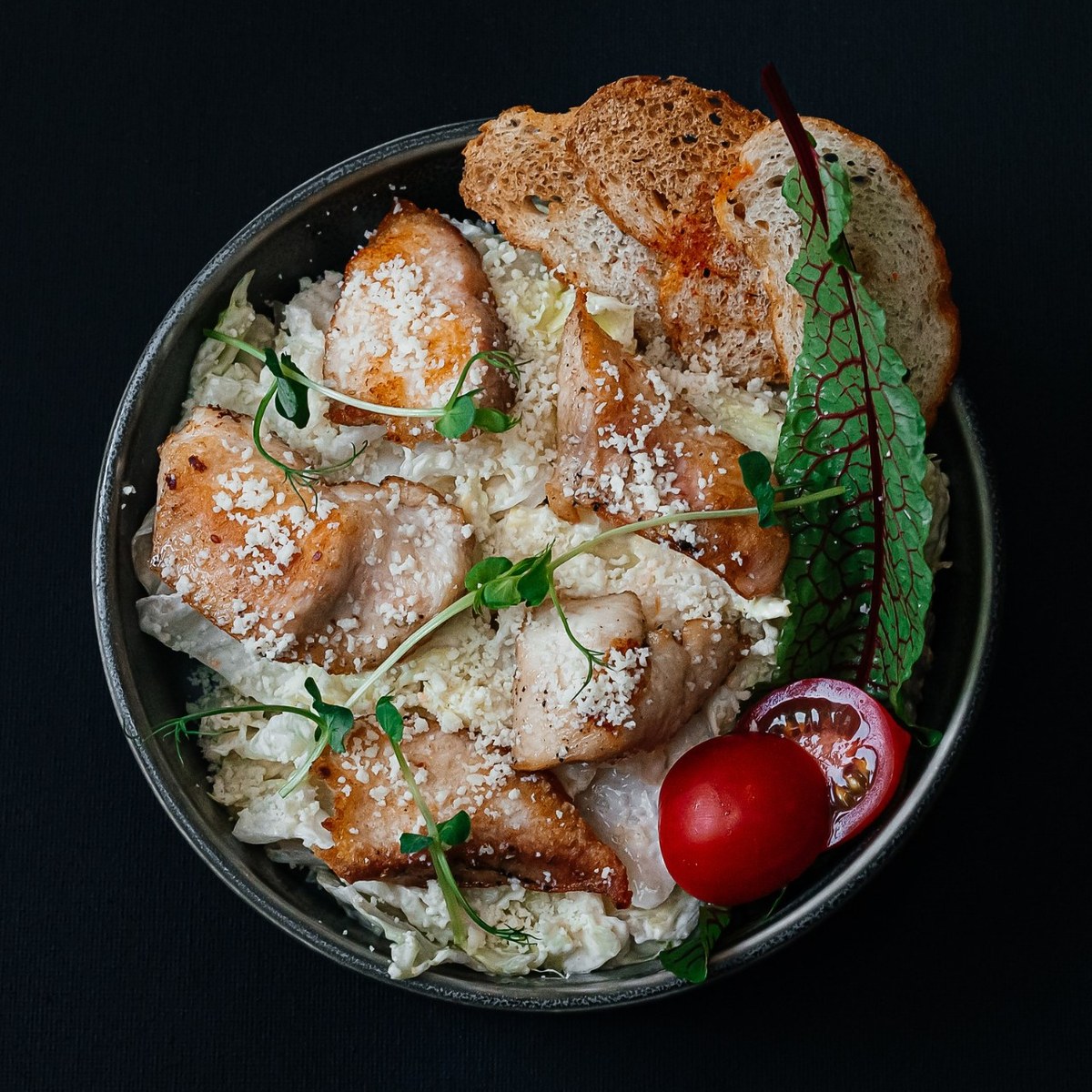 Цезарь с куриным филе